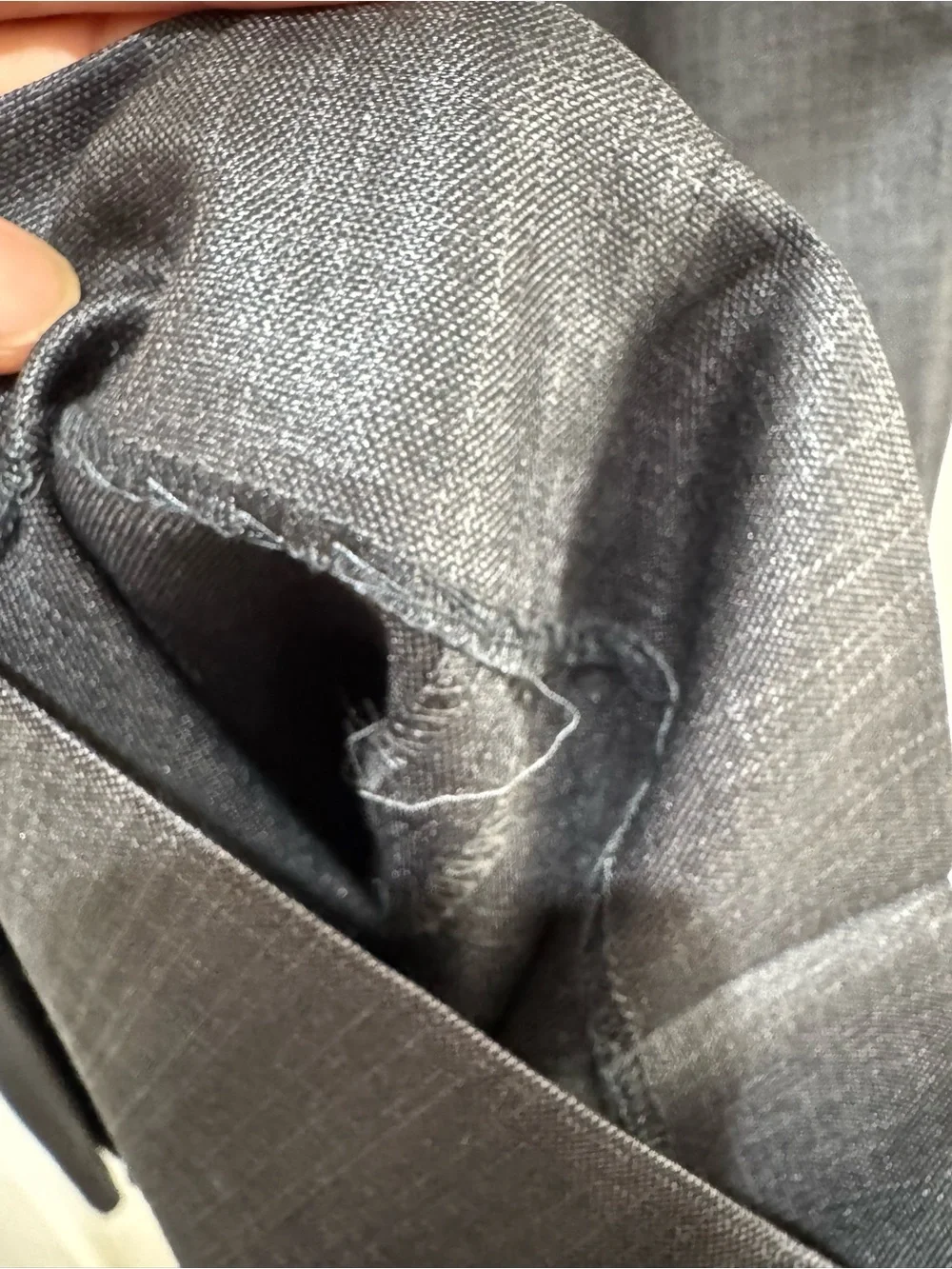 Kenneth Cole Men’s 2-Piece Suite Dark Gray Glenn check 46R 40W